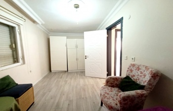 BAHÇELİEVLER M.EVLERİ'NDE GENİŞ TERASLI EŞYALI GENİŞ 2+1