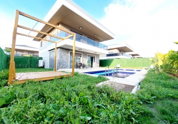 BELEK'TE EŞYALI MÜSTAKİL HAVUZLU KİRALIK LÜX VİLLA