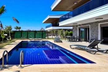 BELEK'TE EŞYALI MÜSTAKİL HAVUZLU KİRALIK LÜX VİLLA