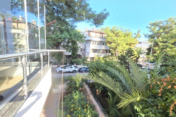 KONYAALTI ALTINKUMDA ASANSARLÜ DENİZE 250 METRE EŞYALI LÜX DAİRE