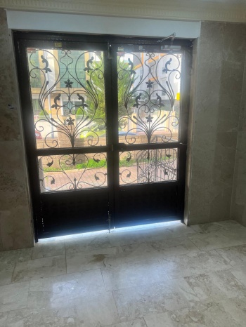 ÖNÜ AÇIK PARK MANZARALI.ARA KATTA.ÇİFT BALKON.3 CEPHELİ