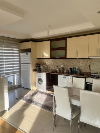ÖNÜ AÇIK PARK MANZARALI.ARA KATTA.ÇİFT BALKON.3 CEPHELİ