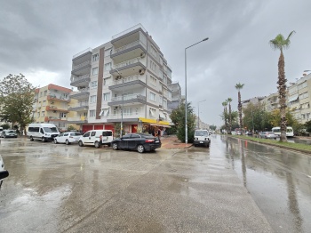 YILDIZ MAH.'DE ANA CADDE ÜZERİ ASANSÖRLÜ ARAKAT GENİŞ 3+1