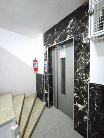 YILDIZ MAH.'DE ANA CADDE ÜZERİ ASANSÖRLÜ ARAKAT GENİŞ 3+1