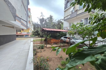 YILDIZ MAH.'DE ANA CADDE ÜZERİ ASANSÖRLÜ ARAKAT GENİŞ 3+1