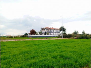 Döşemealtı Yeşilbayır’da 861 m² Köşe Konumlu, Çift Cepheli Villa İmarlı Arsa