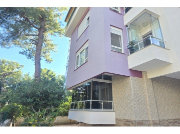 KONYAALTI ALTINKUMDA ASANSARLÜ DENİZE 250 METRE EŞYALI LÜX DAİRE