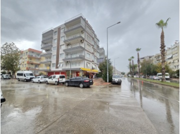 YILDIZ MAH.'DE ANA CADDE ÜZERİ ASANSÖRLÜ ARAKAT GENİŞ 3+1