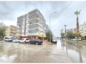 YILDIZ MAH.'DE ANA CADDE ÜZERİ ASANSÖRLÜ ARAKAT GENİŞ 3+1