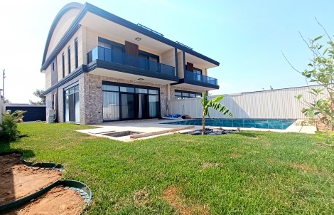 DÖŞEMEALTI ALTINKALE'DE PALM CİTY YAKINI, MÜSTAKİL HAVUZLU VİLLA
