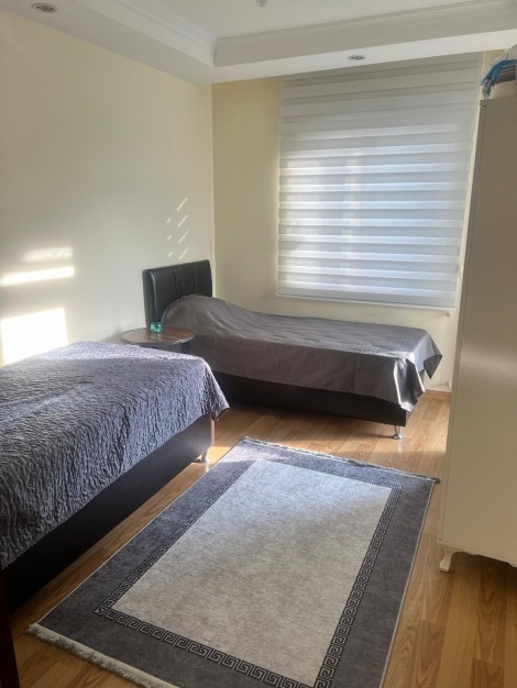 ÖNÜ AÇIK PARK MANZARALI.ARA KATTA.ÇİFT BALKON.3 CEPHELİ
